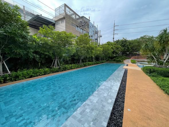pool of Ideo Ramkamhaeng Lamsali Station