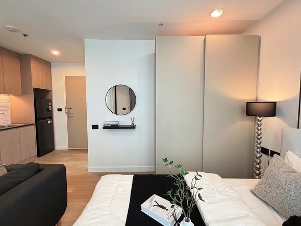 bedroom and room interior of IDEO Ratchada-Huai Khwang