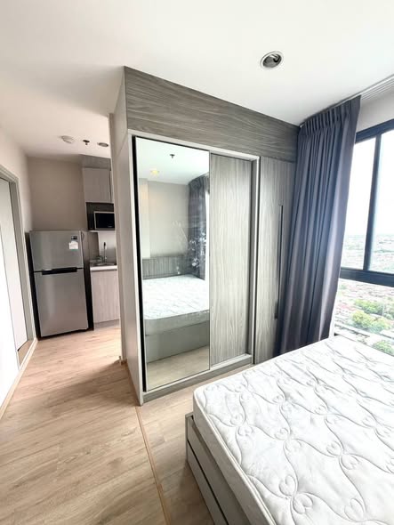 bedroom and room interior of Ideo Sathon-Tha Phra