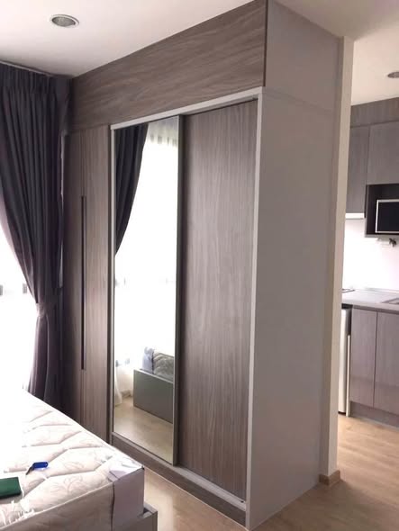 bedroom and room interior of Ideo Sathon-Tha Phra
