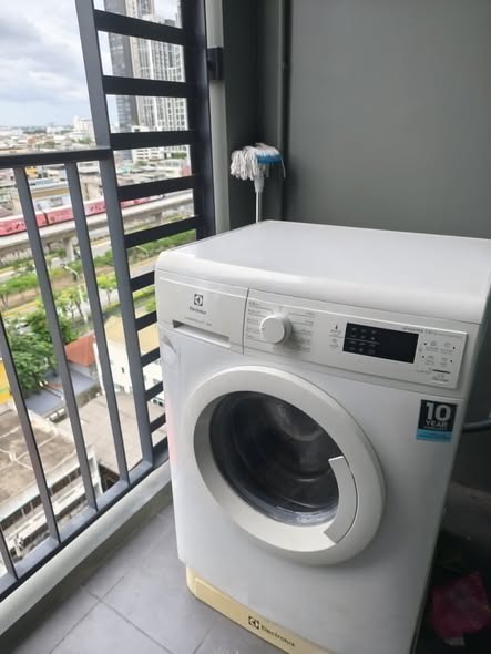 bathroom of Ideo Sathon-Wongwian Yai