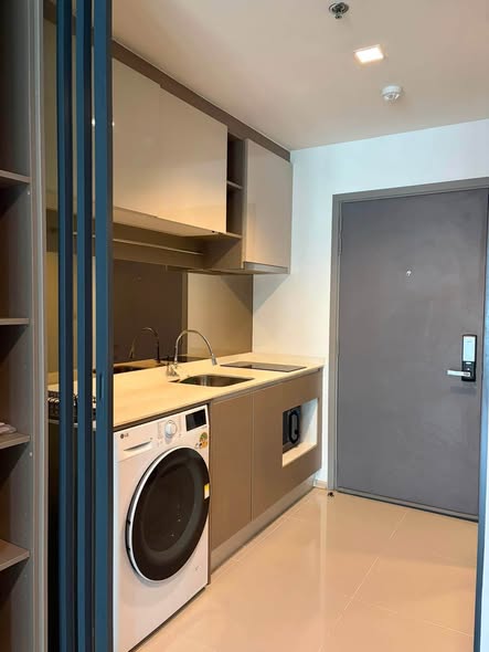 bathroom of Ideo Sathon-Wongwian Yai