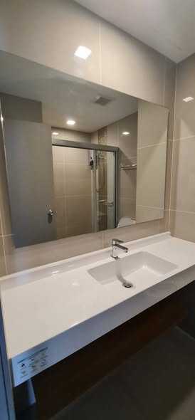 bathroom of Ideo Sathon-Wongwian Yai