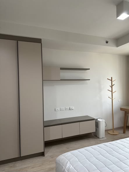 bedroom and room interior of Ideo Sathon-Wongwian Yai
