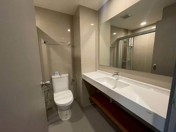 Ideo Sathon-Wongwian Yai