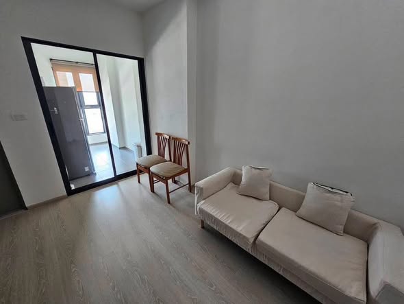 living room and room interior of IDEO Sukhumvit 115