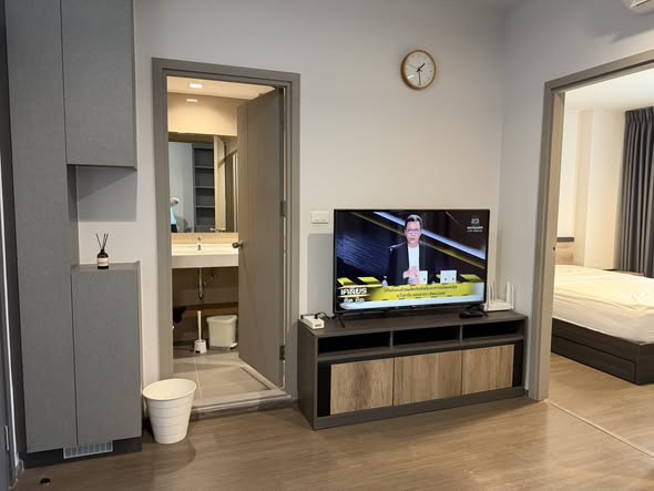 bedroom and room interior of Ideo Sukhumvit 93