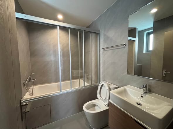 bathroom of IDEO Sukhumvit Rama 4 ไอดีโอ สุขุมวิท-พระราม 4