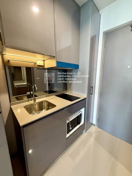 bathroom and kitchen of IDEO Sukhumvit Rama 4 ไอดีโอ สุขุมวิท-พระราม 4