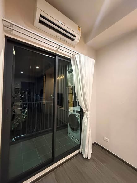 bedroom and room interior of IDEO Sukhumvit Rama 4 ไอดีโอ สุขุมวิท-พระราม 4