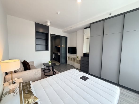 bedroom and room interior of IDEO Sukhumvit Rama 4 ไอดีโอ สุขุมวิท-พระราม 4