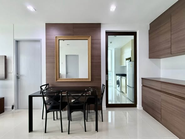 room interior and bathroom of Ideo Verve Sukhumvit