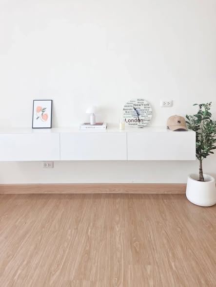 room interior of Iris Avenue