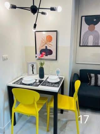 room interior of Iris Avenue