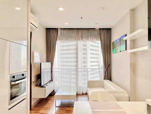 room interior and bathroom of Ivy Ampio