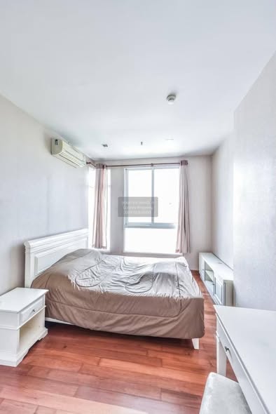 bedroom of Ivy Sathon 10