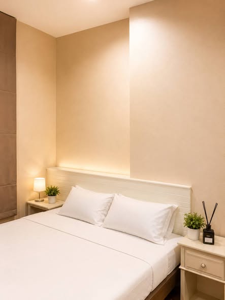bedroom of Ivy Sathon 10