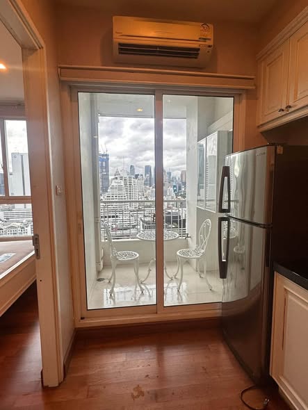 room interior and kitchen of Ivy Sathon 10