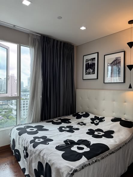 bedroom of IVY THONGLOR