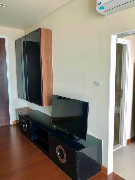 room interior of IVY THONGLOR