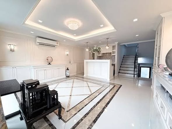 living room and kitchen of Jade Praise สาทร – พระราม 3