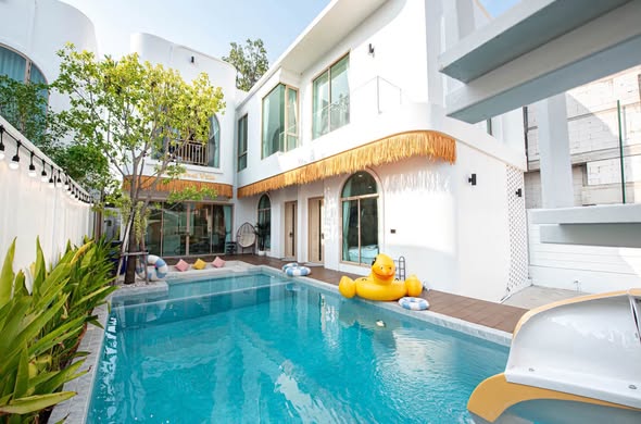 pool of Jomtien Beach Pool Villa