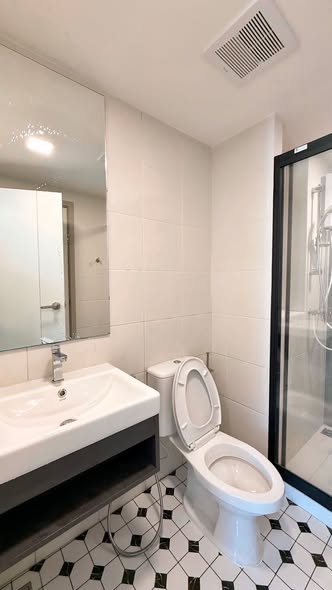 bathroom of Kave Wonderland Sales Gallery