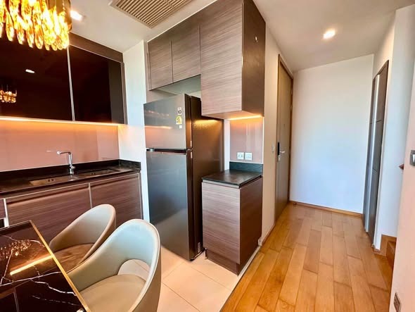room interior and kitchen of Keyne by Sansiri