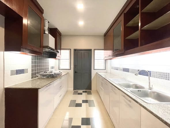 kitchen of บริษัท บ้านกรองทอง จำกัด