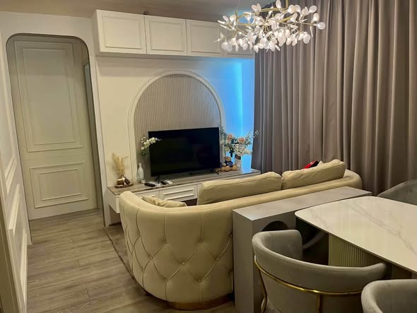 bedroom and living room of Knightsbridge Collage Sukhumvit 107