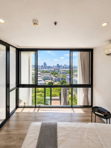 bedroom and room interior of Knightsbridge Collage Sukhumvit 107