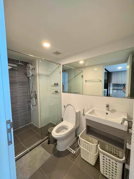 bathroom of Knightsbridge Kaset Society