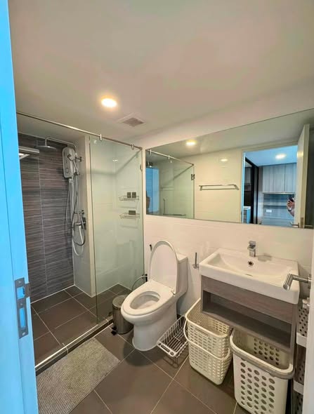 bathroom of Knightsbridge Kaset Society