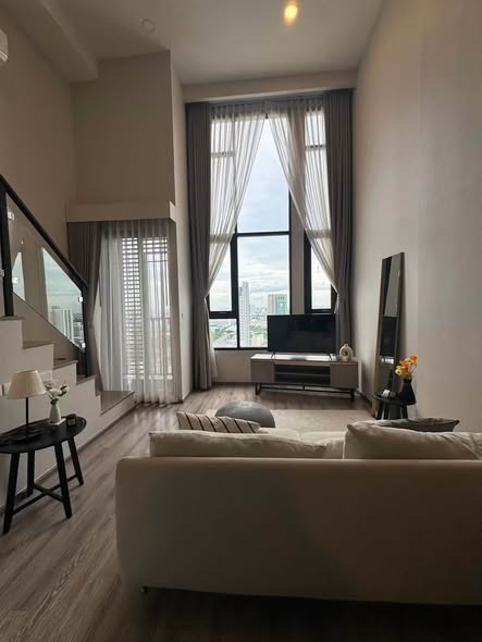 bedroom and living room of Knightsbridge Kaset Society
