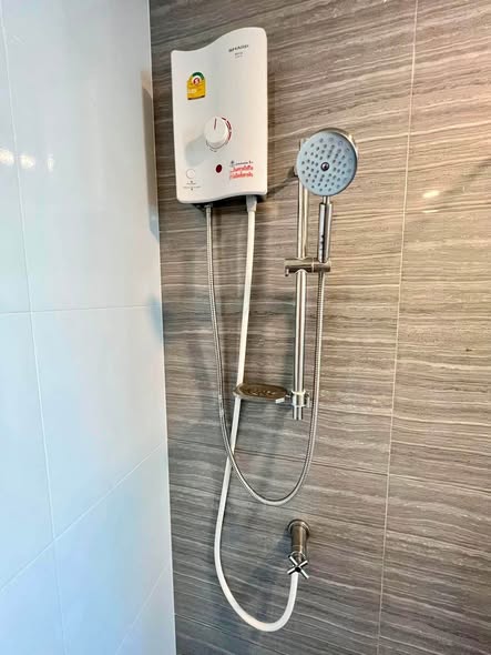 bathroom of KnightsBridge Phaholyothin Interchange