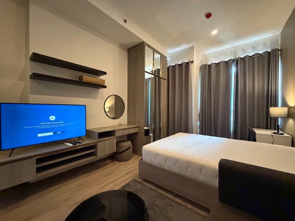 bedroom and living room of KnightsBridge Prime Onnut