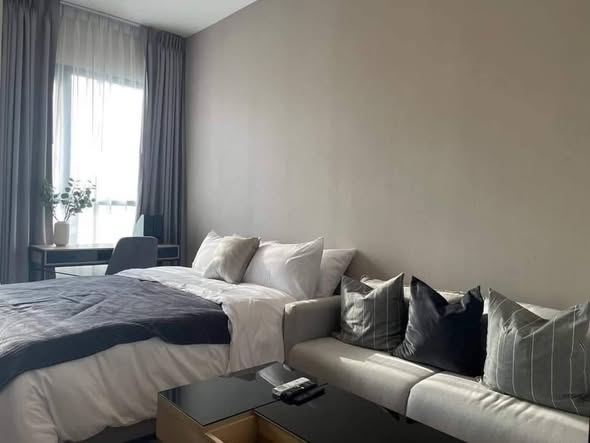 bedroom and living room of KnightsBridge Prime Onnut