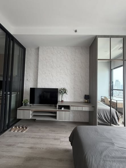 bedroom and room interior of KnightsBridge Prime Onnut