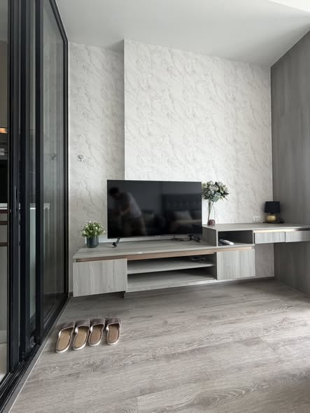 living room and room interior and bathroom of KnightsBridge Prime Onnut