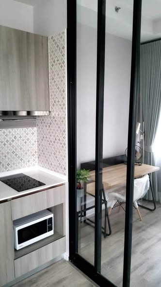 room interior and kitchen of KnightsBridge Prime Ratchayothin
