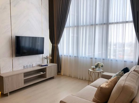 bedroom and living room of KnightsBridge Prime Sathon