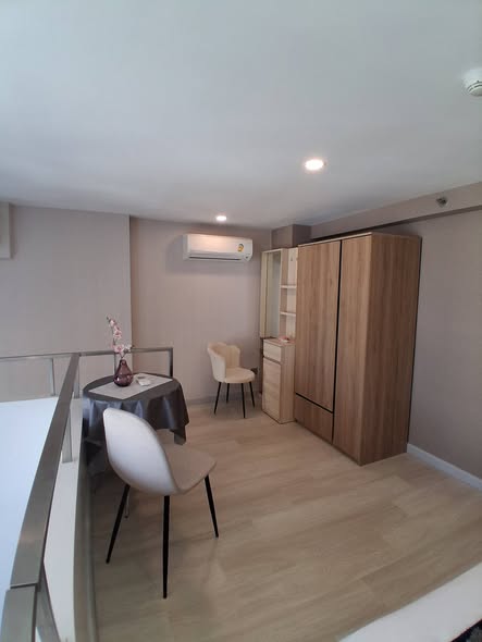 bedroom and room interior of KnightsBridge Prime Sathon