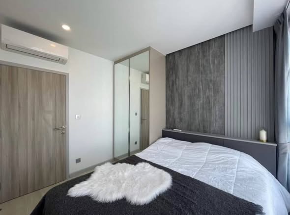 bedroom and room interior of KnightsBridge Prime Sathon