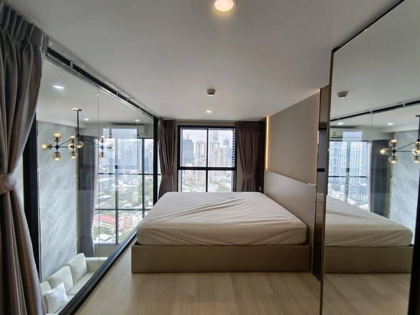 bedroom and room interior of KnightsBridge Prime Sathon