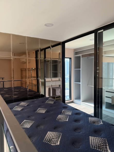 bedroom and room interior of KnightsBridge Space Rama9
