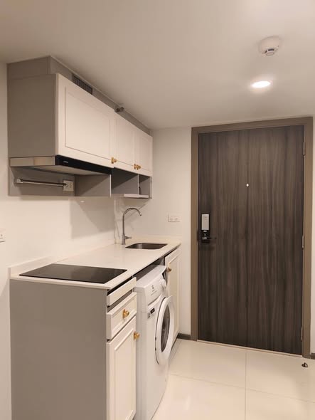 kitchen of KnightsBridge Space Rama9