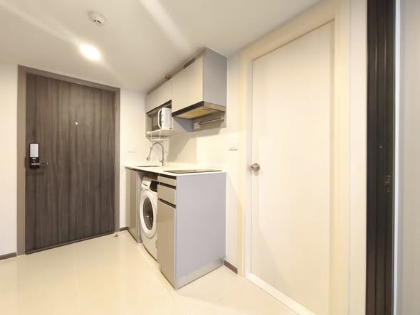 room interior of KnightsBridge Space Rama9