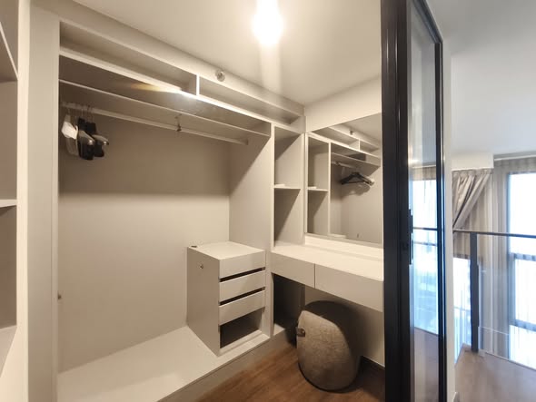 room interior of KnightsBridge Space Rama9