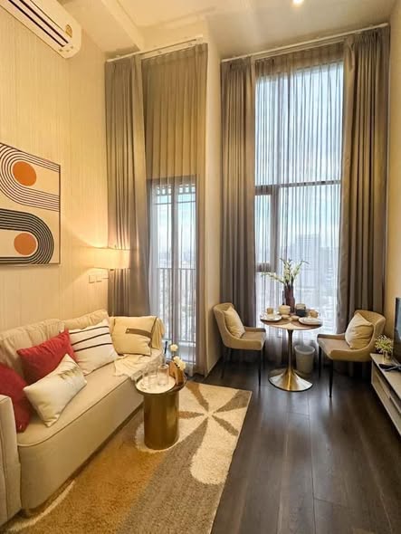 living room of KnightsBridge Space Ratchayothin