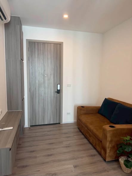 bedroom and room interior of Knightsbridge Sukhumvit-Thepharak